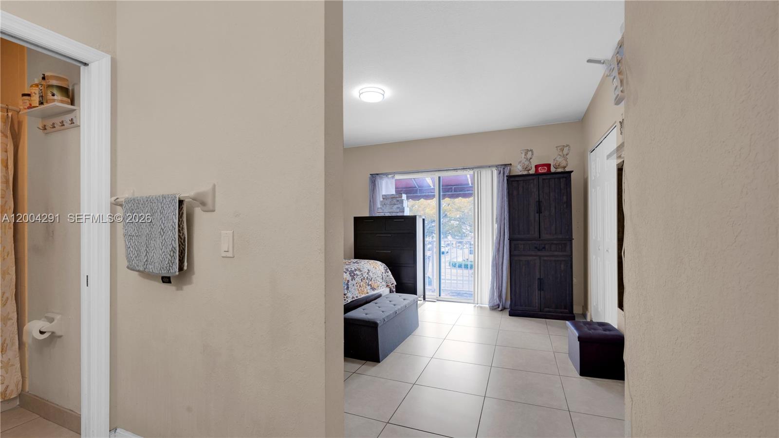 LOS PORTALES PHASE III CO - Residential