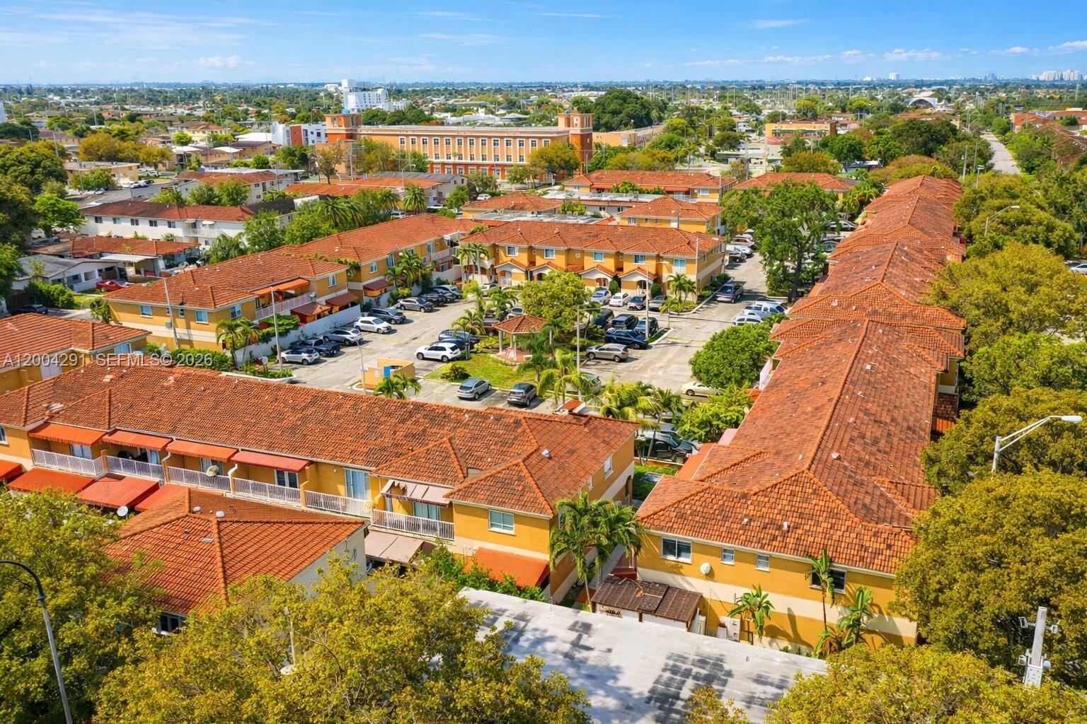 LOS PORTALES PHASE III CO - Residential