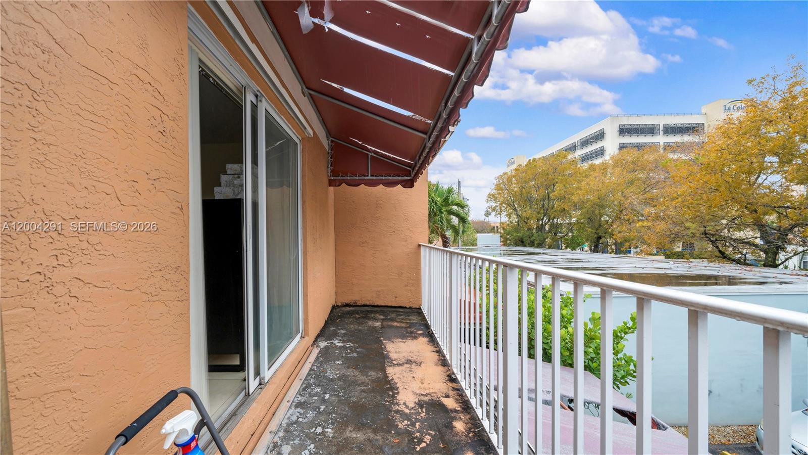 LOS PORTALES PHASE III CO - Residential