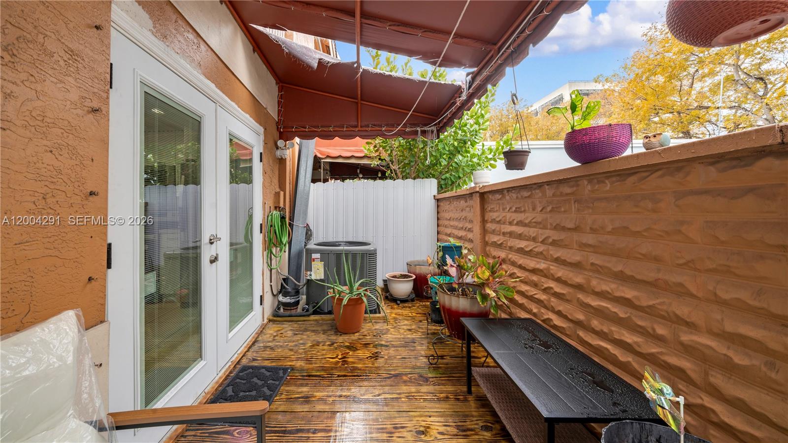 LOS PORTALES PHASE III CO - Residential