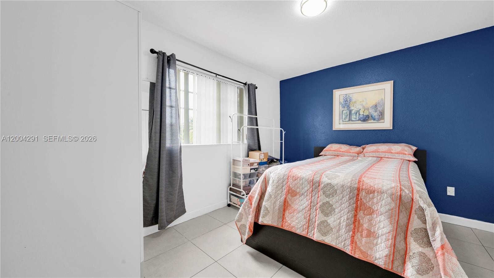 LOS PORTALES PHASE III CO - Residential