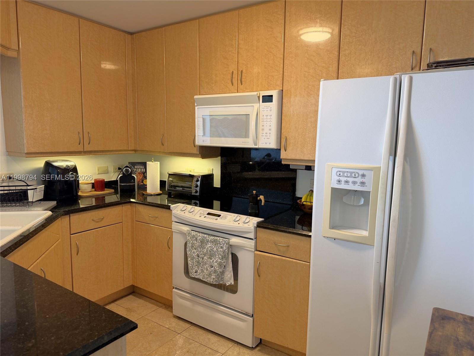 COURTS BRICKELL KEY CONDO - Residential Lease