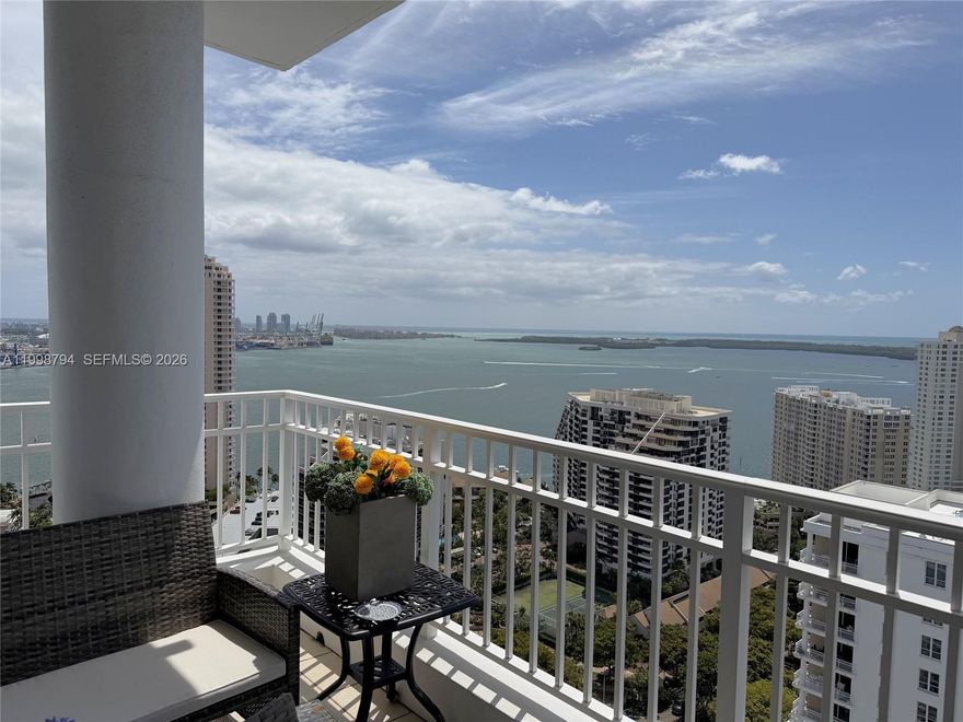 Unobstructed views of bay and skyline from this high floor residence in prestigious Brickell Key Island. The property features high ceilings, marble floors in living areas, carpet in bedroom, lots of natural light, open kitchen with granite countertops. Courts Brickell Key is a full service building, meticulously maintained with well equipped excellent gym, racquetball court, inviting pool area by the bay, hot tub, 24 hrs lobby concierge, complimentary valet parking for your guests and professional management on site. Assigned and covered parking space included.
Available for lease starting on May 2026.