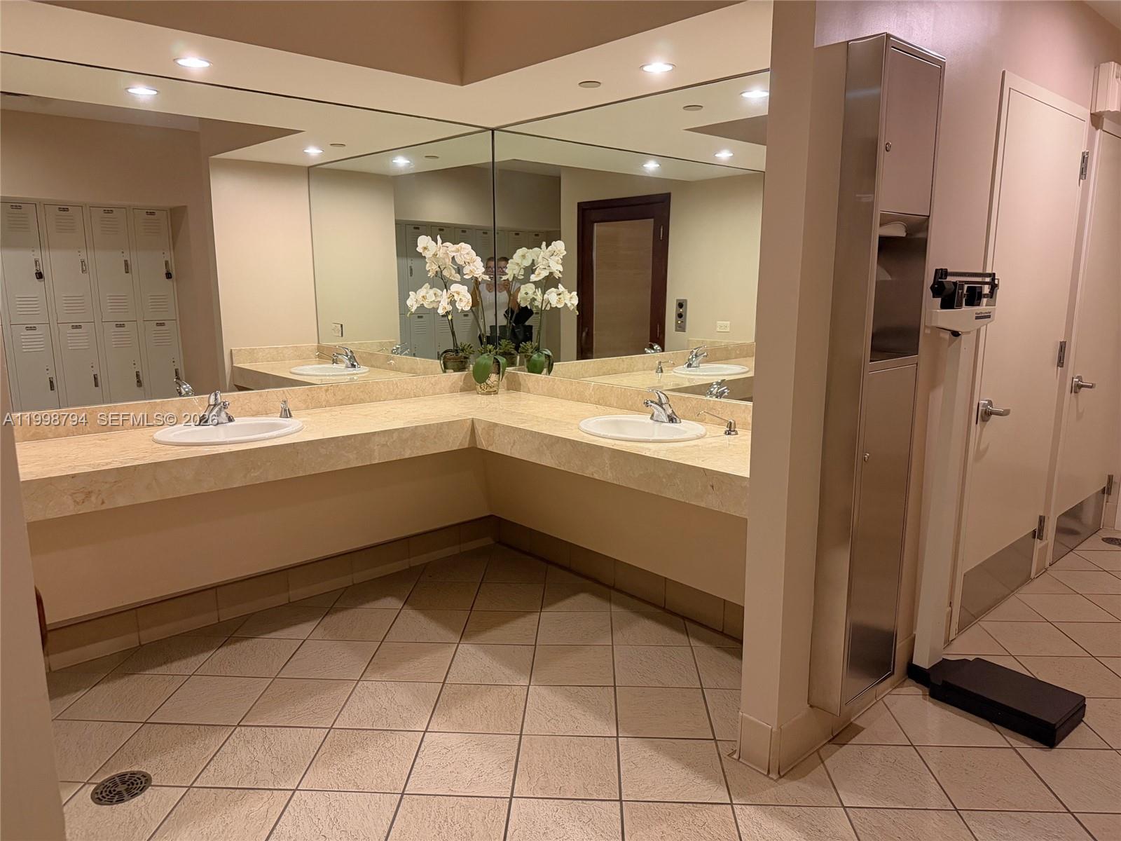 COURTS BRICKELL KEY CONDO - Residential Lease