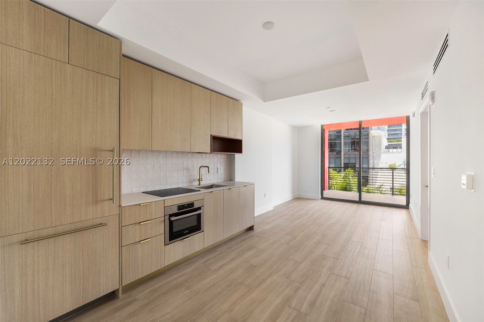 90 NE 32nd St 504