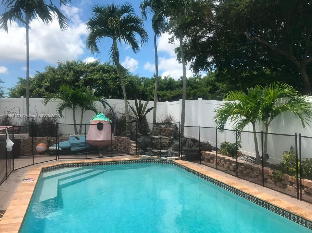 Photo of 21595 Redbay Rd, Boca Raton, FL 33433 (MLS # A11850189)