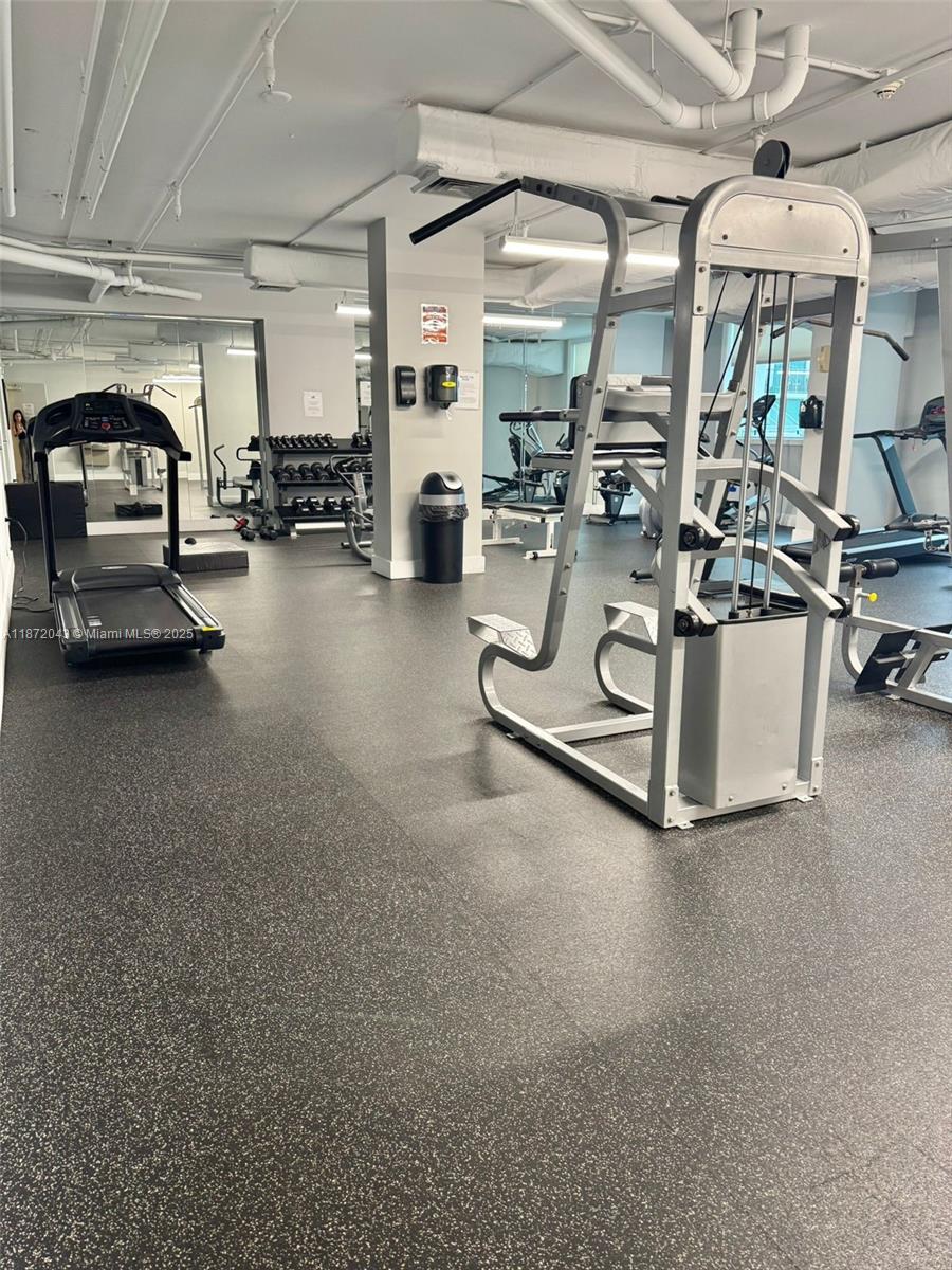 HOLLYWOOD STATION RES CON - Residential Lease