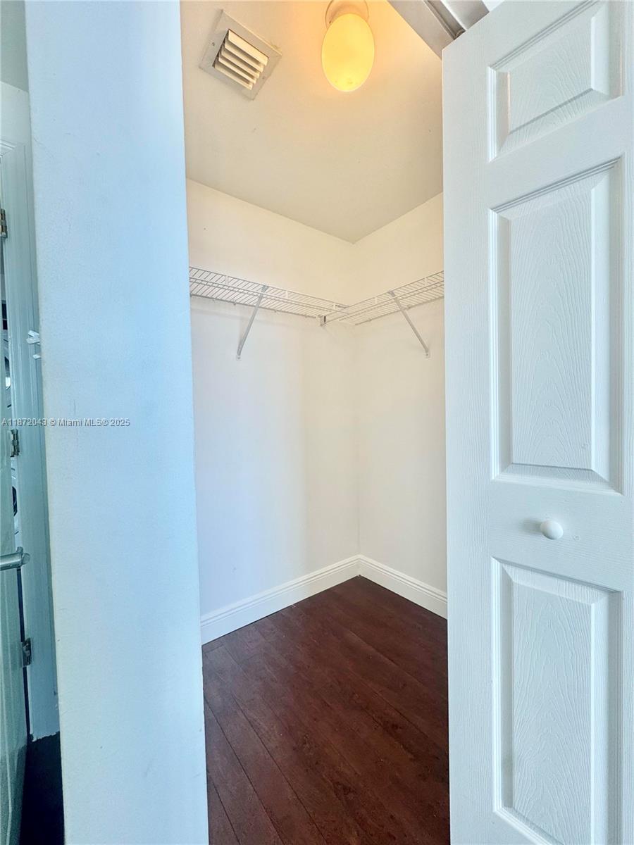 HOLLYWOOD STATION RES CON - Residential Lease