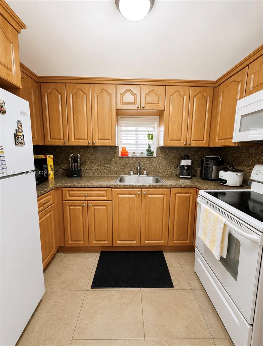 SAVANNAH APARTMENTS CONDO - Residential