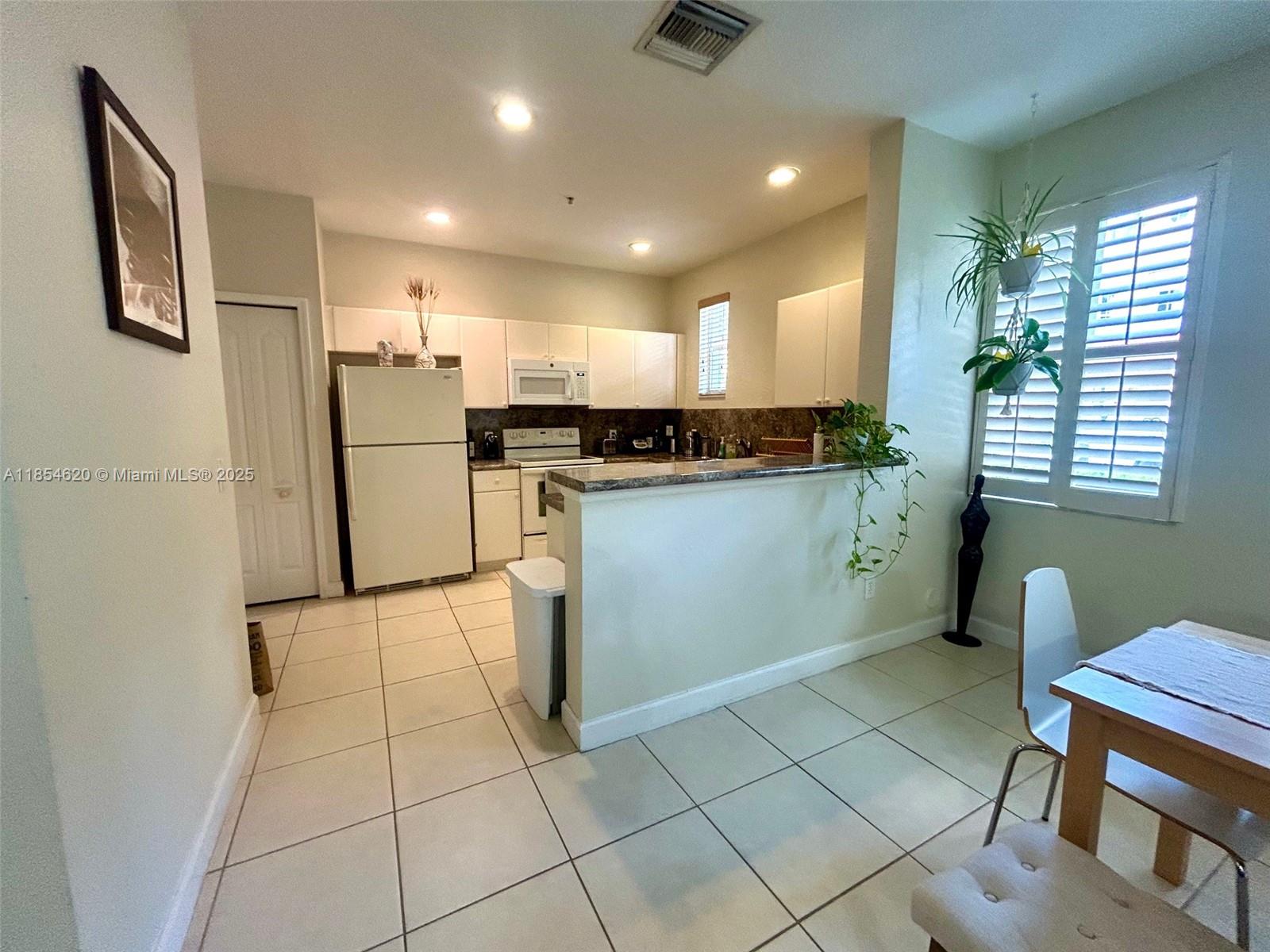 SHOMA COURTYARDS - Residential Lease