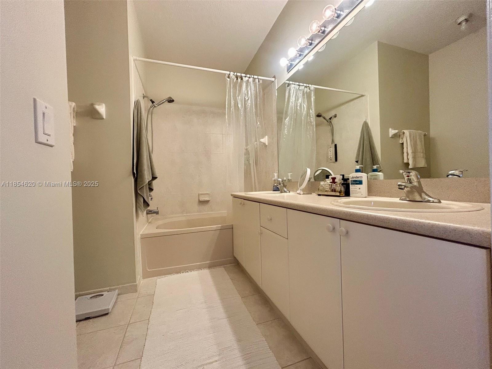 SHOMA COURTYARDS - Residential Lease