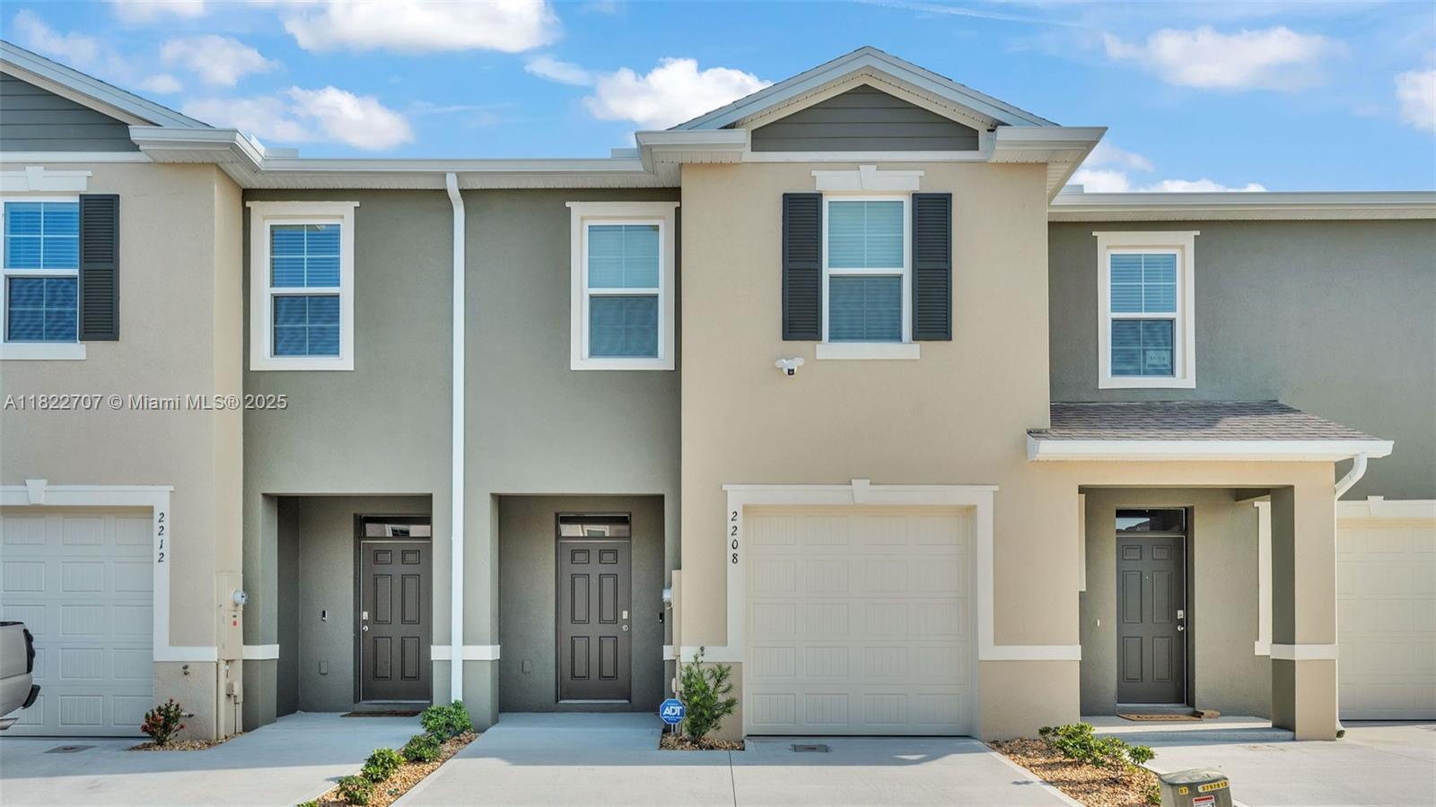 Welcome to Brentwood!
Be the first to live in this brand-new townhome featuring 3 spacious bedrooms, 2.5 bathrooms, a 1-car garage, and a convenient upstairs laundry area. This home offers everything you need and more.
Ideally located near shopping centers, movie theaters, restaurants, grocery stores, major highways, and just minutes from world-renowned theme parks in Orlando—this is Central Florida living at its best!
Don’t miss the opportunity to call this beautiful townhome your next home!