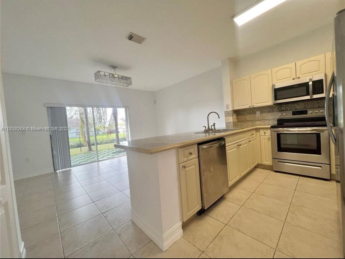 15800 SW 92nd Ave 14B