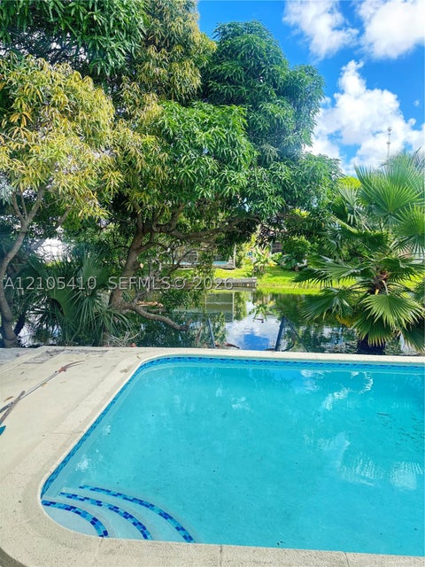 Photo of 3905 SW 67th Ter, Miramar, FL 33023 (MLS # A12105410)
