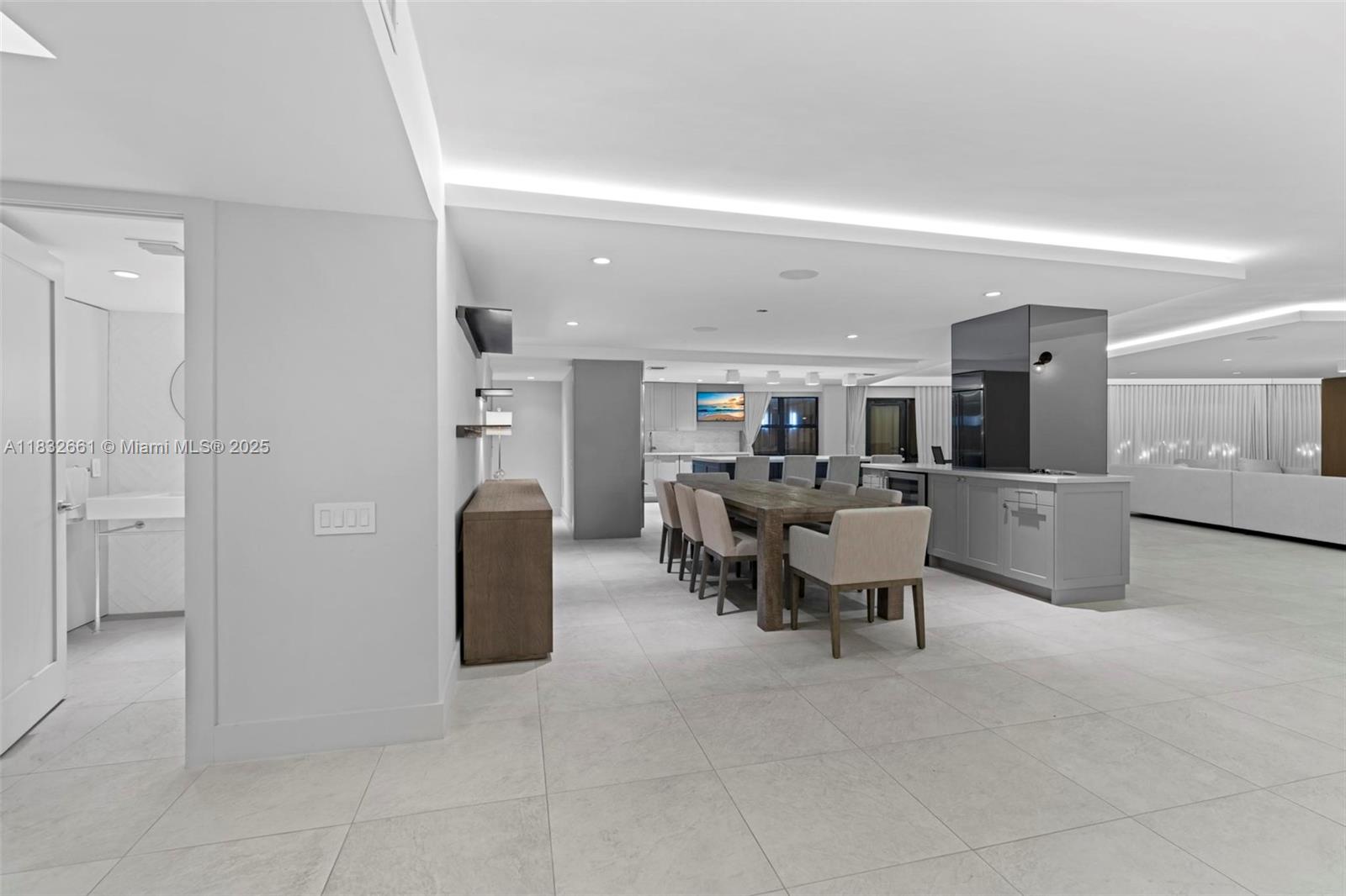 1800 S Ocean Blvd 409