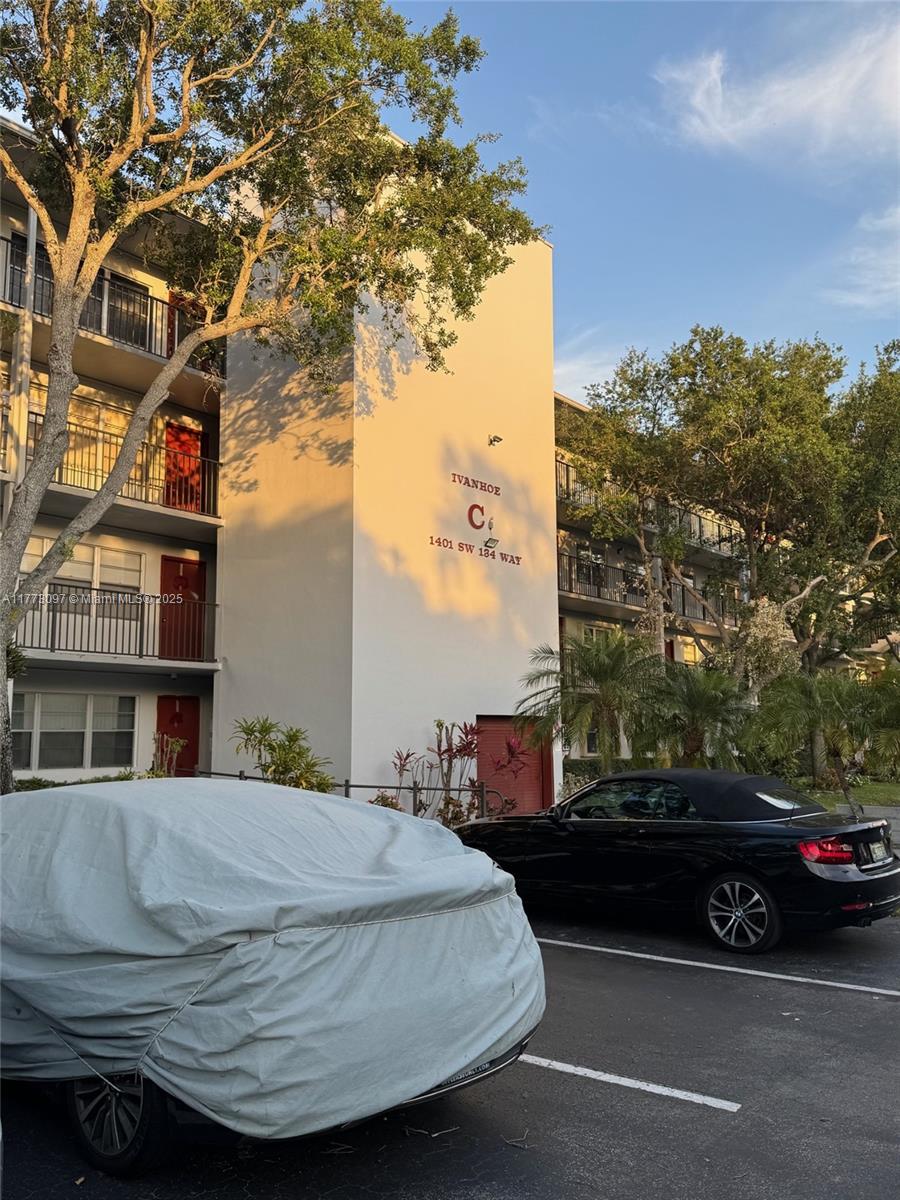 Rental Property at 1401 Sw 134th Way 105C, Pembroke Pines, Miami-Dade County, Florida - Bedrooms: 2 
Bathrooms: 2  - $2,000 MO.