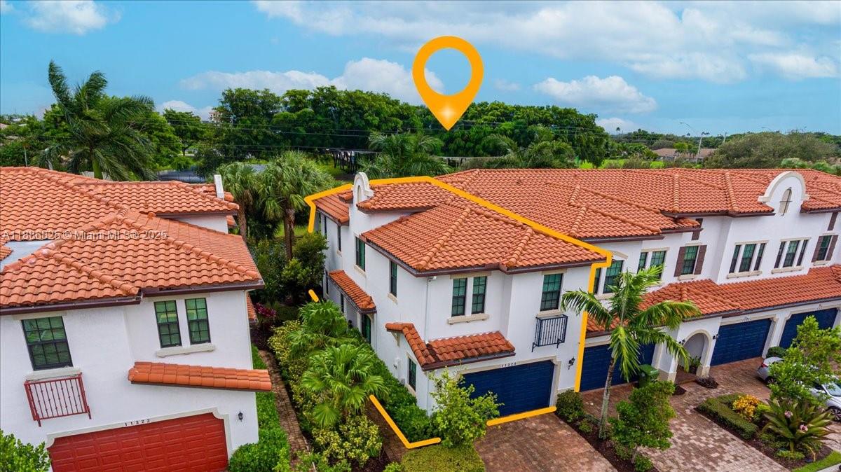 PEMBROKE LAKES SOUTH - Residential