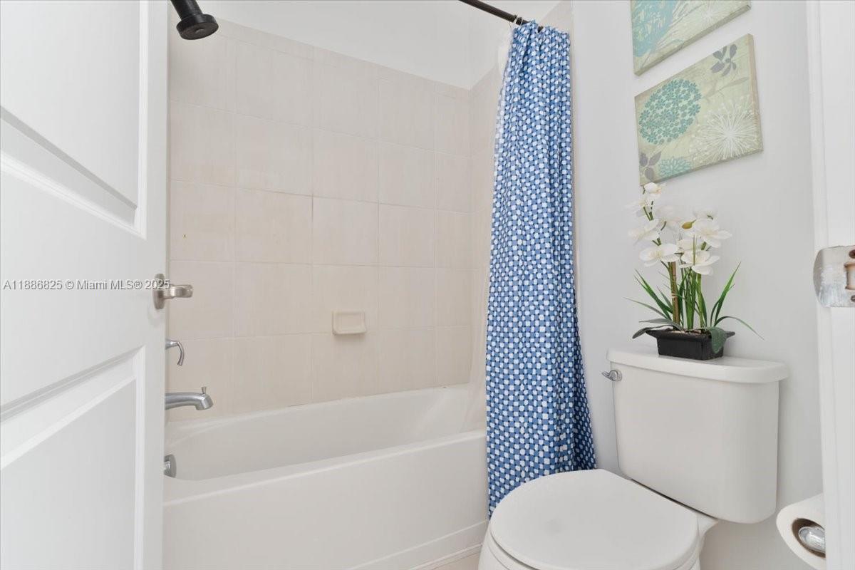 PEMBROKE LAKES SOUTH - Residential