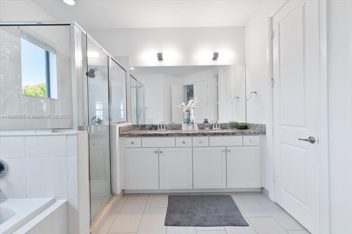 PEMBROKE LAKES SOUTH - Residential