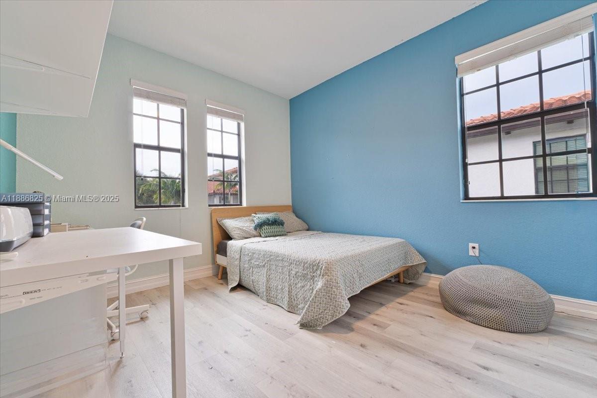 PEMBROKE LAKES SOUTH - Residential