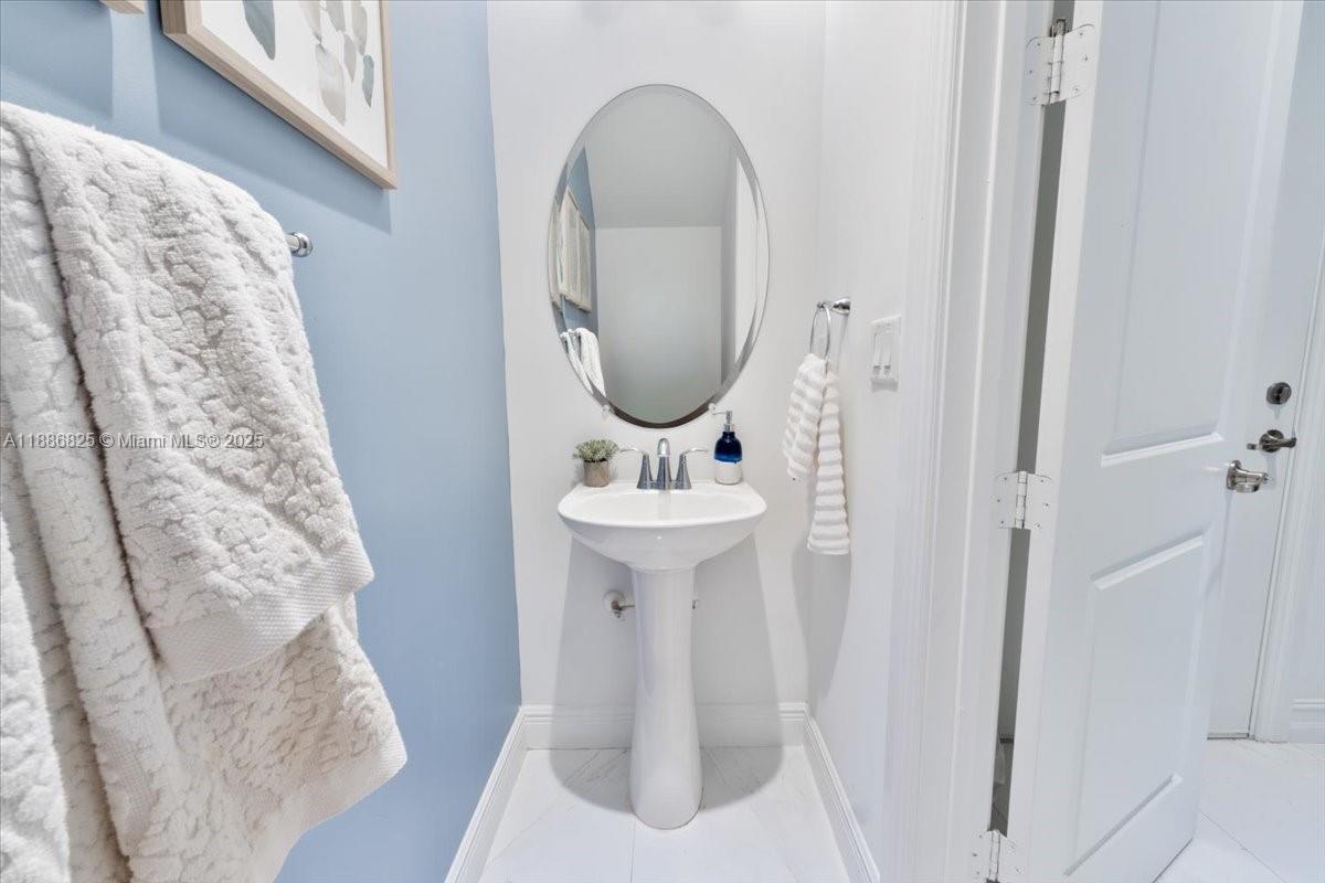 PEMBROKE LAKES SOUTH - Residential