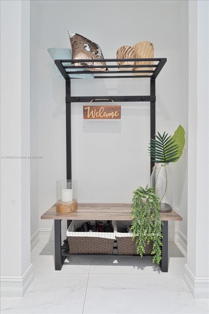 PEMBROKE LAKES SOUTH - Residential