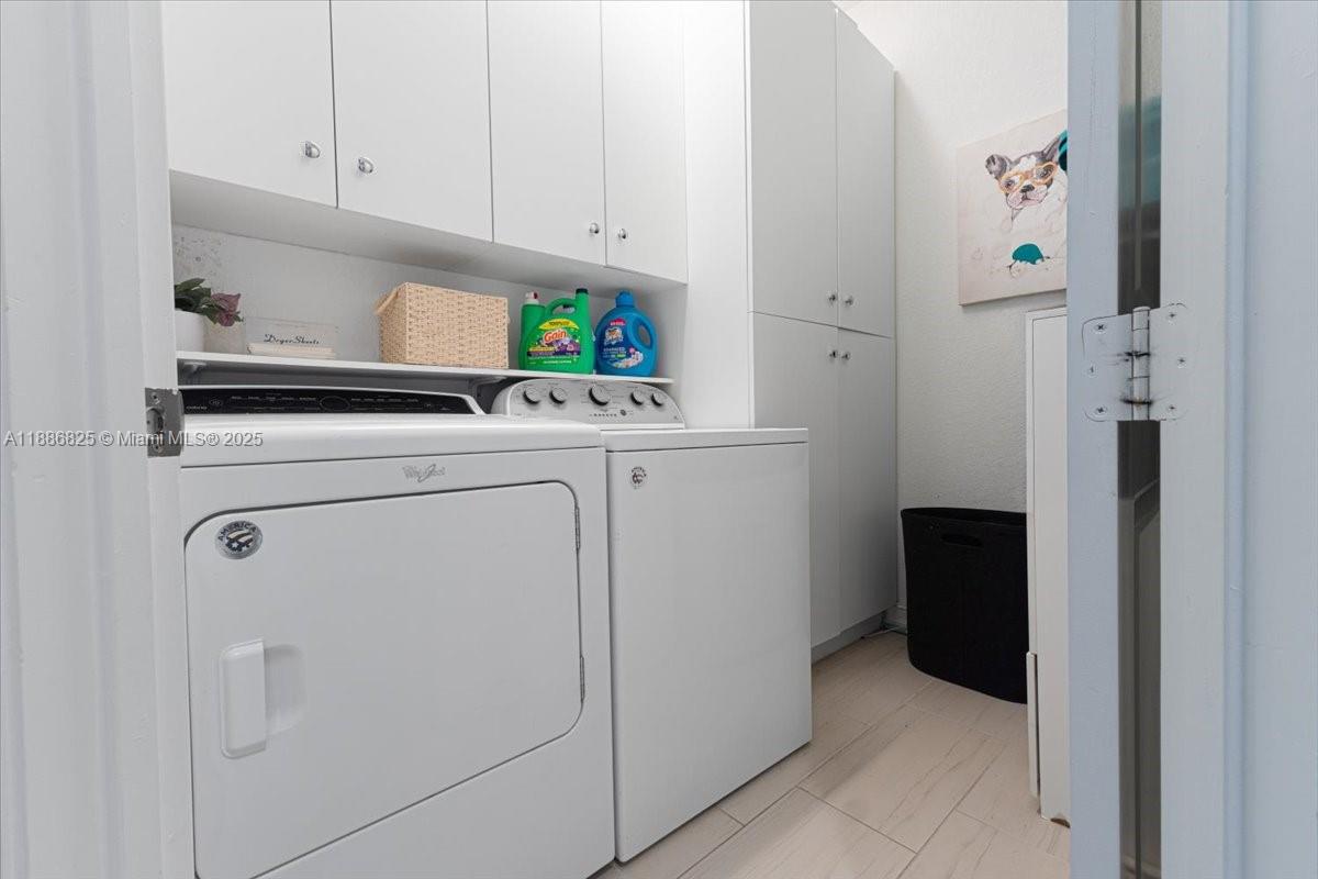 PEMBROKE LAKES SOUTH - Residential