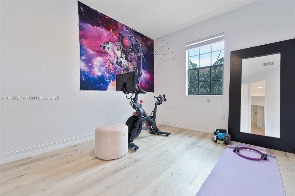 PEMBROKE LAKES SOUTH - Residential