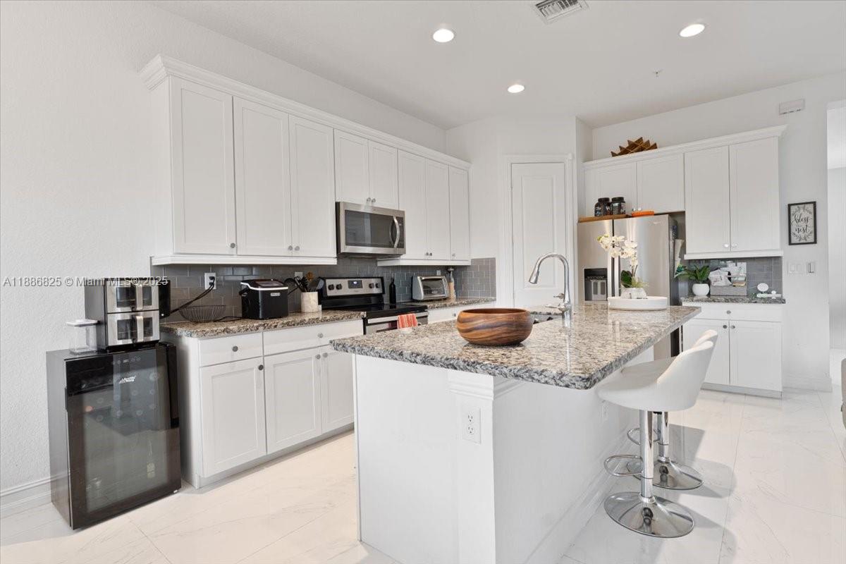 PEMBROKE LAKES SOUTH - Residential