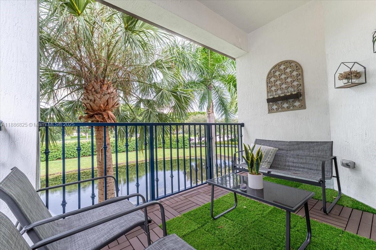 PEMBROKE LAKES SOUTH - Residential