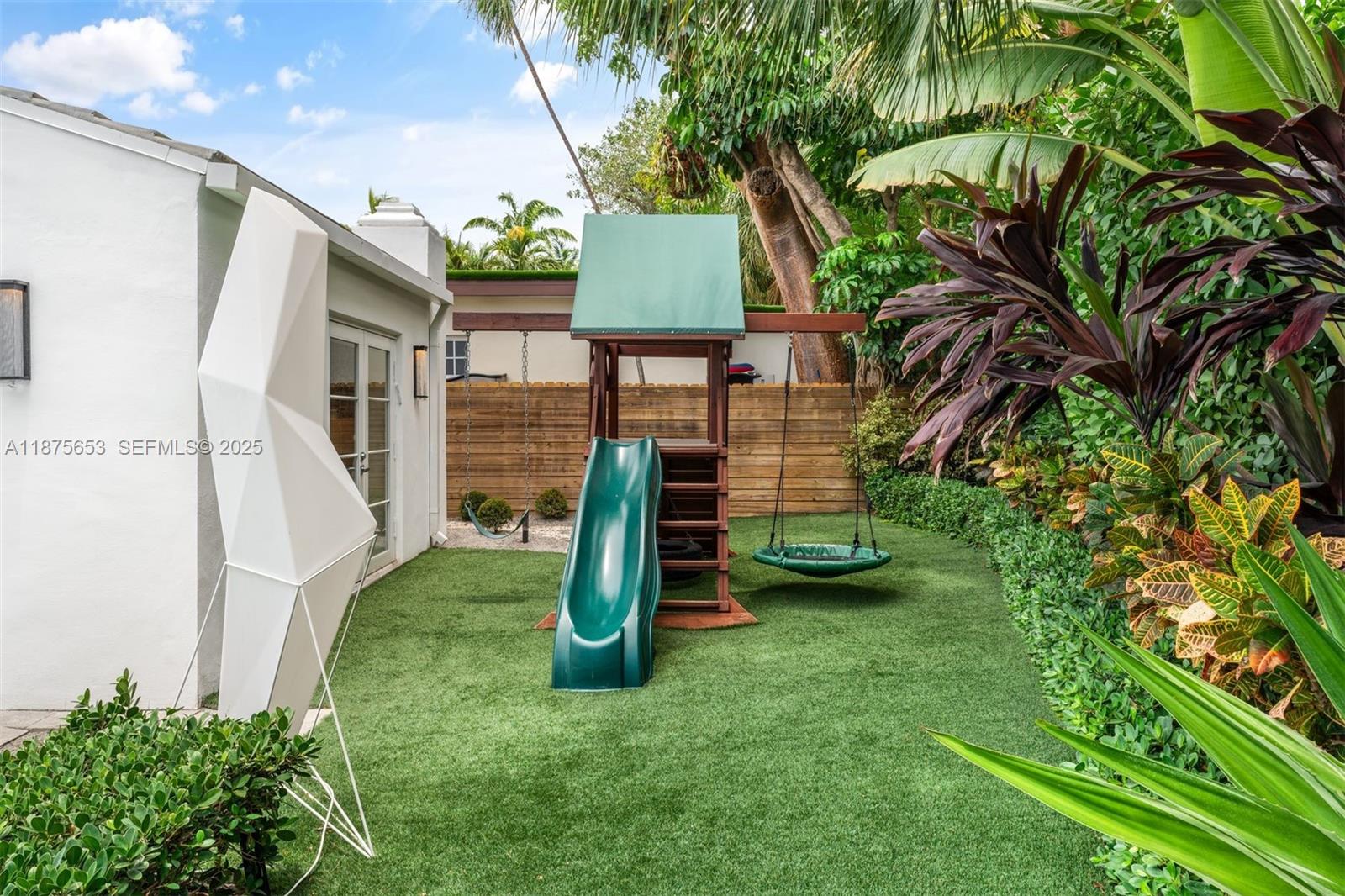 FLAMINGO TERRACE SUB - Residential