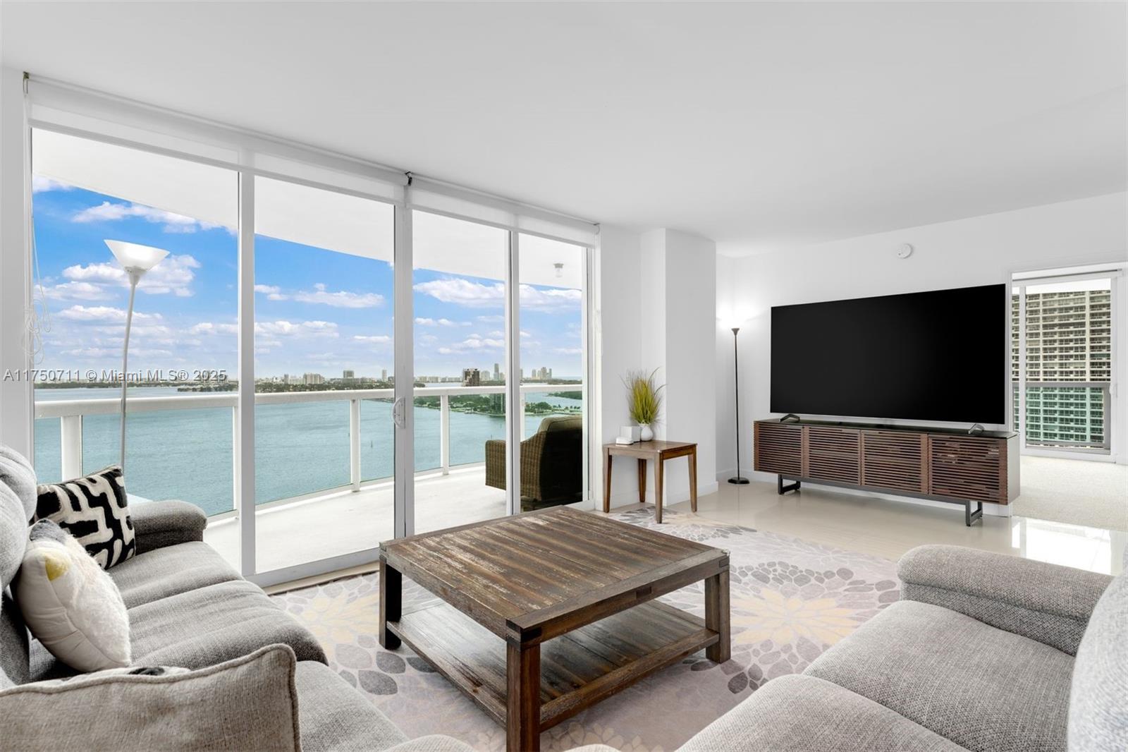 1800 N Bayshore Dr 2101