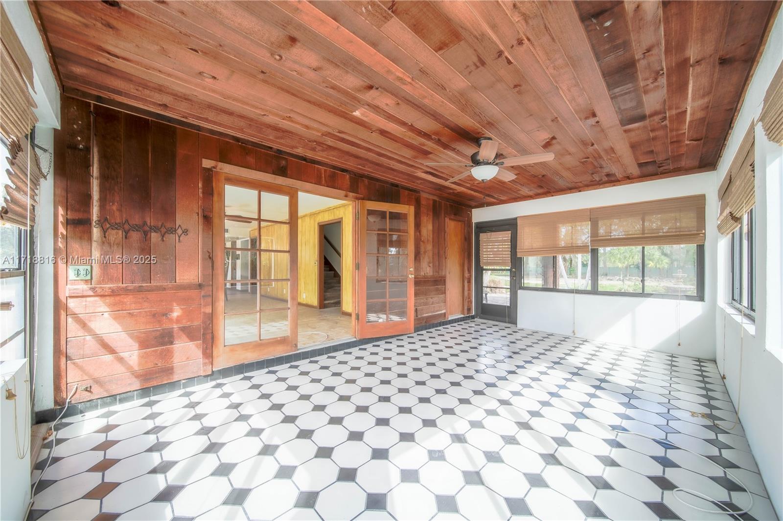 PALM BEACH FARMS CO 3 - Residential