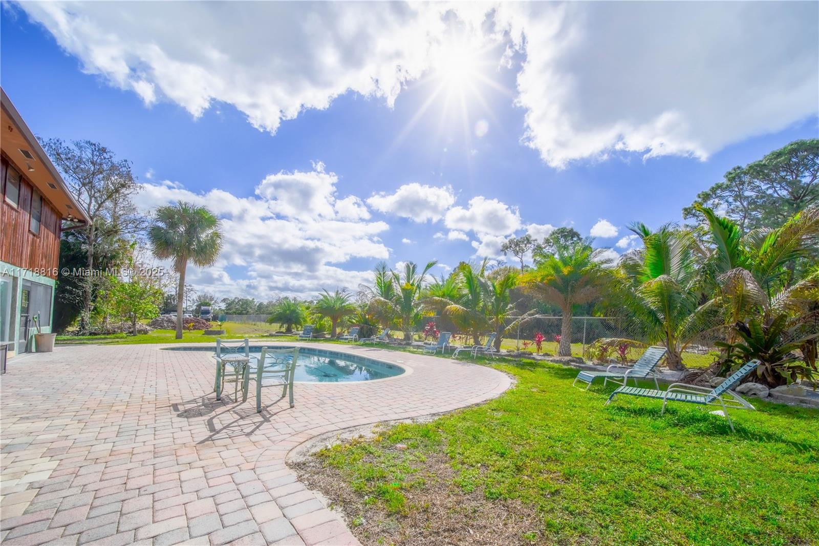 PALM BEACH FARMS CO 3 - Residential