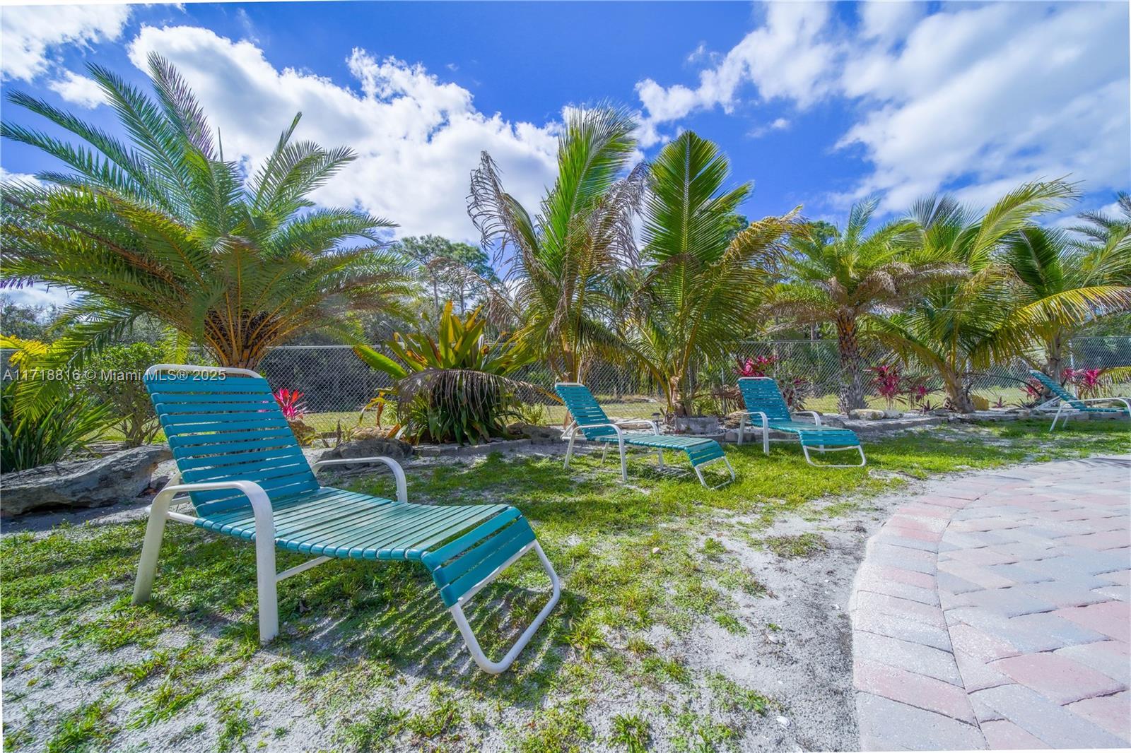 PALM BEACH FARMS CO 3 - Residential