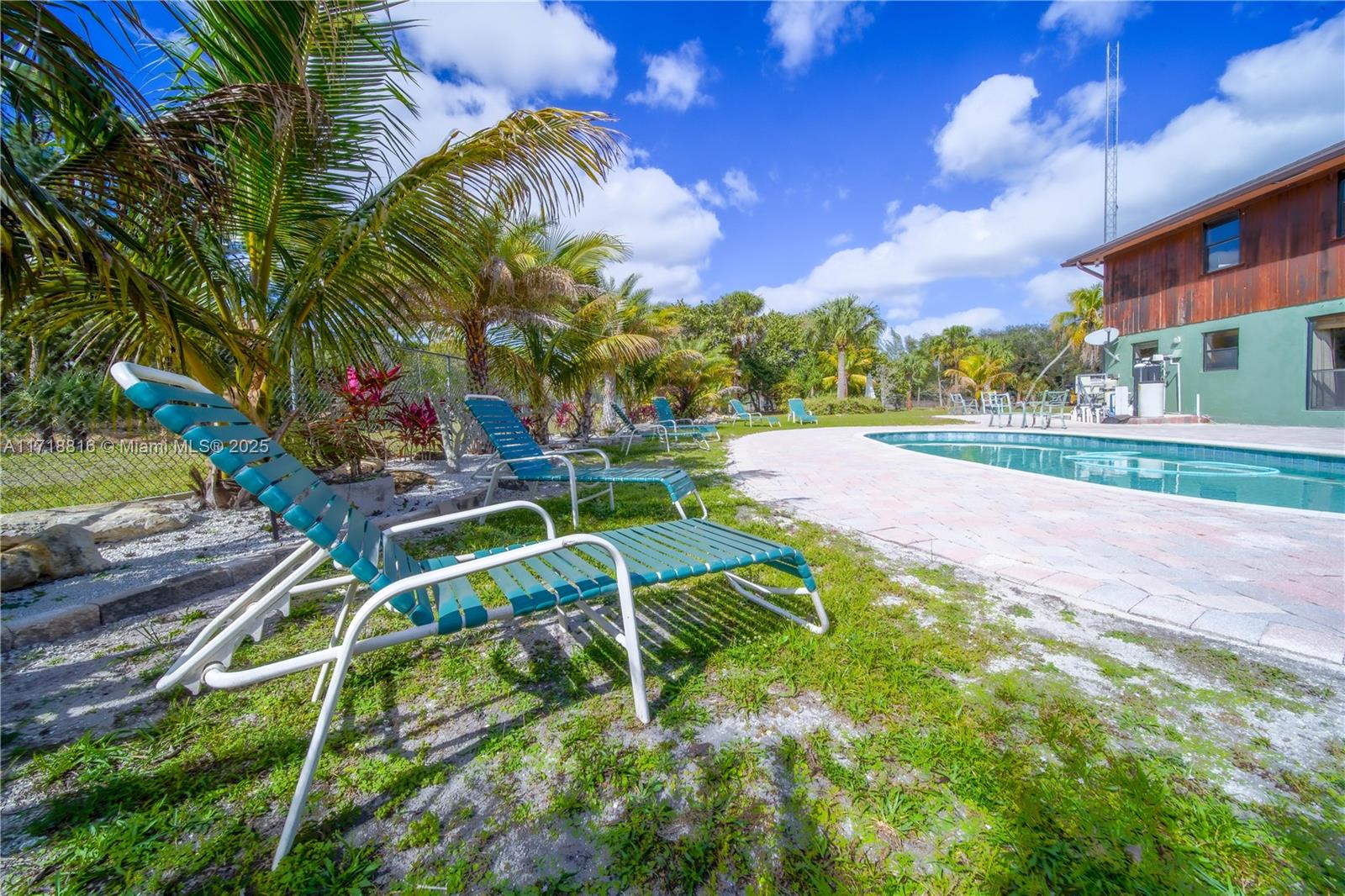 PALM BEACH FARMS CO 3 - Residential