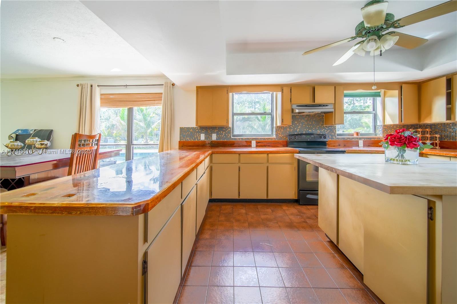 PALM BEACH FARMS CO 3 - Residential