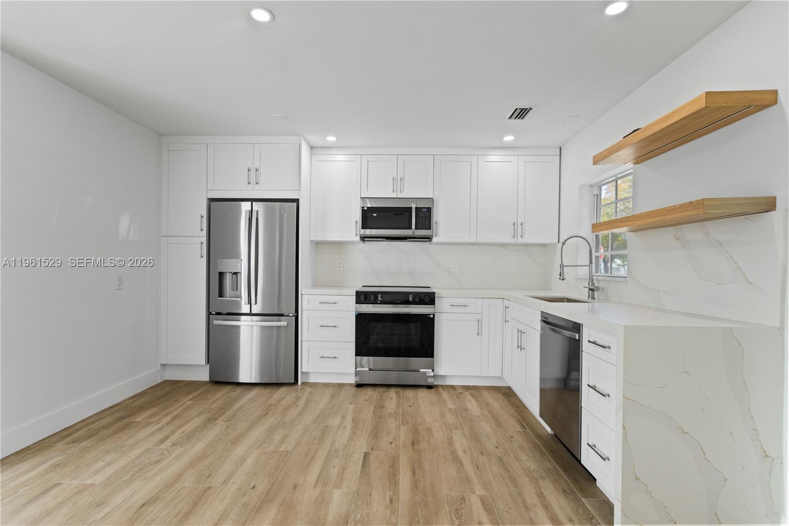 THIRD AMEND PLAT OF PORTI - Residential