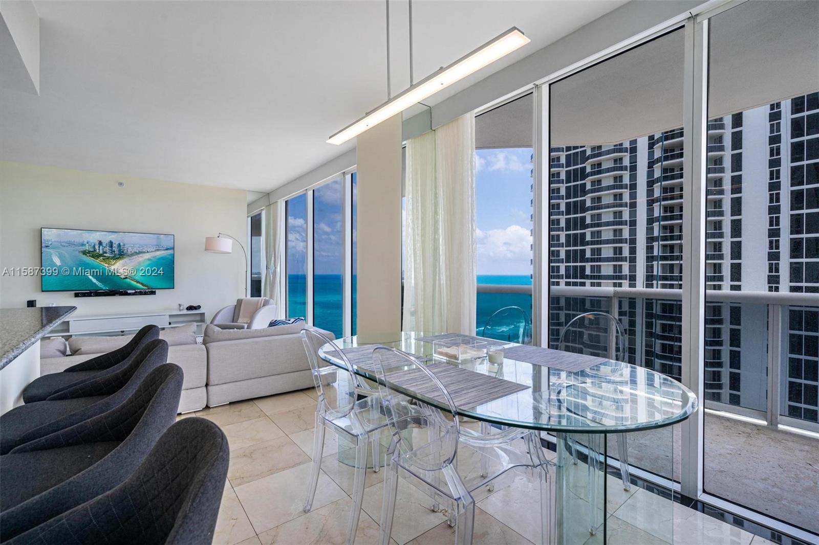 4779 Collins Ave 2305