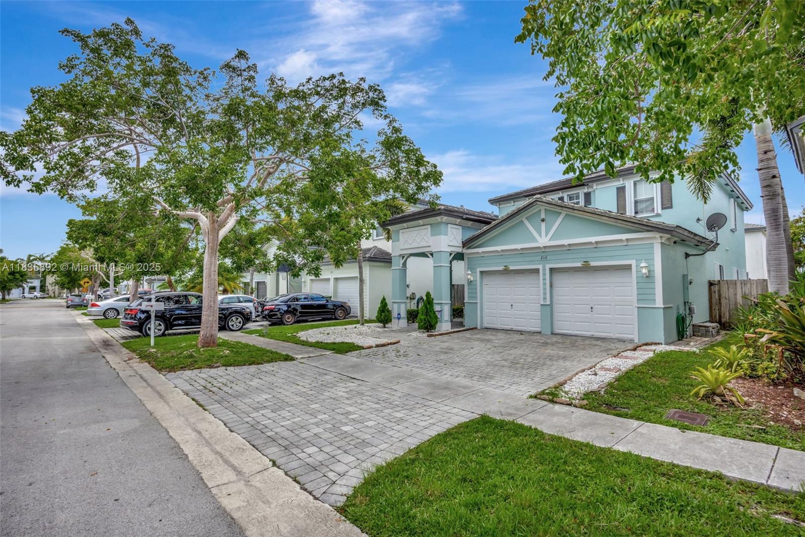 216 NE 36th Ter