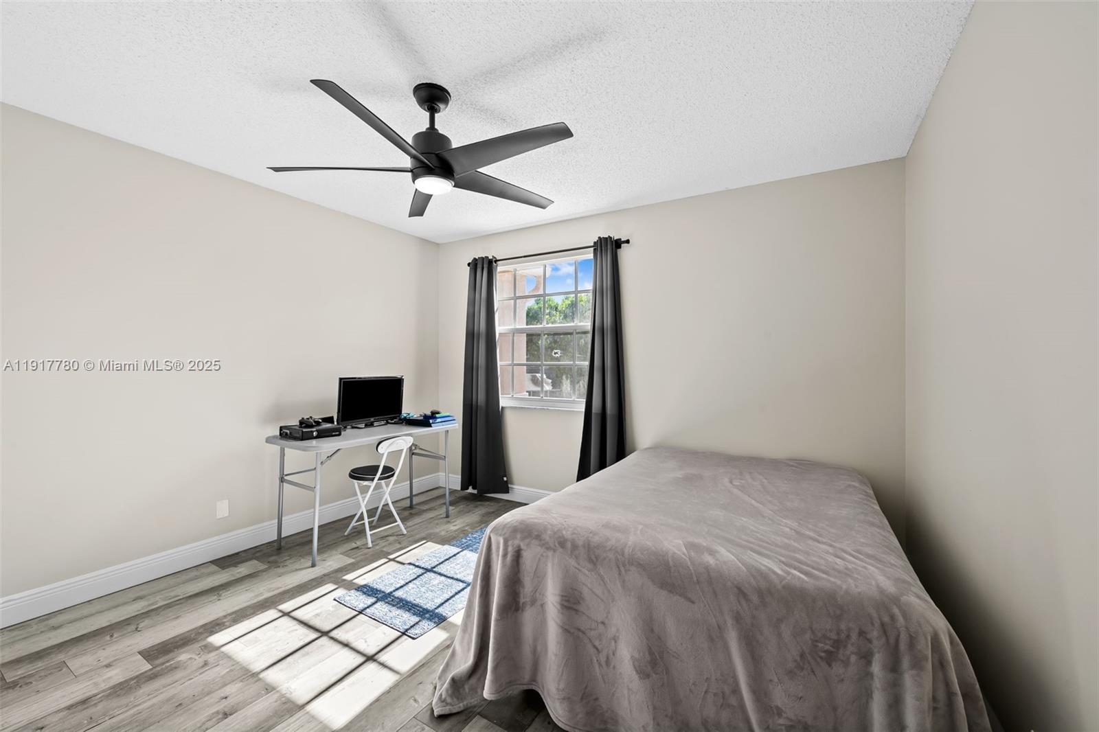 EMBASSY COURTS - Residential