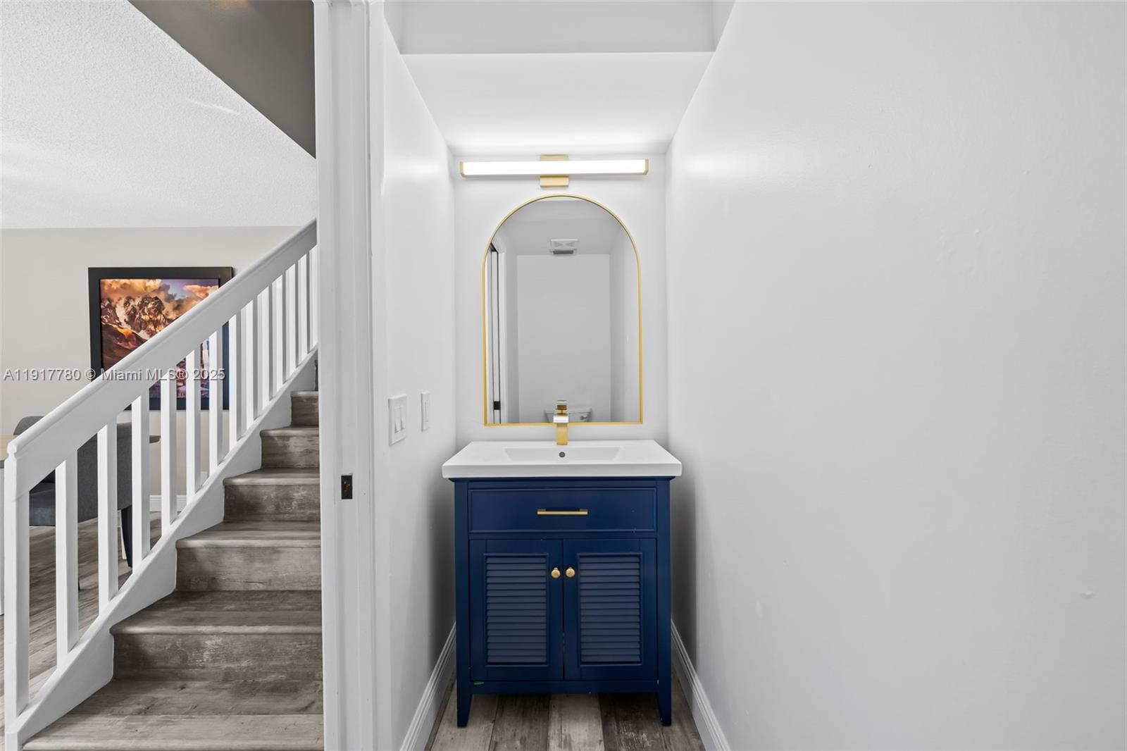 EMBASSY COURTS - Residential