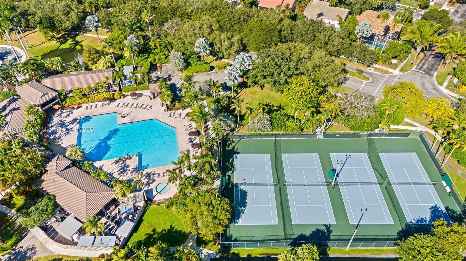 EMBASSY COURTS - Residential