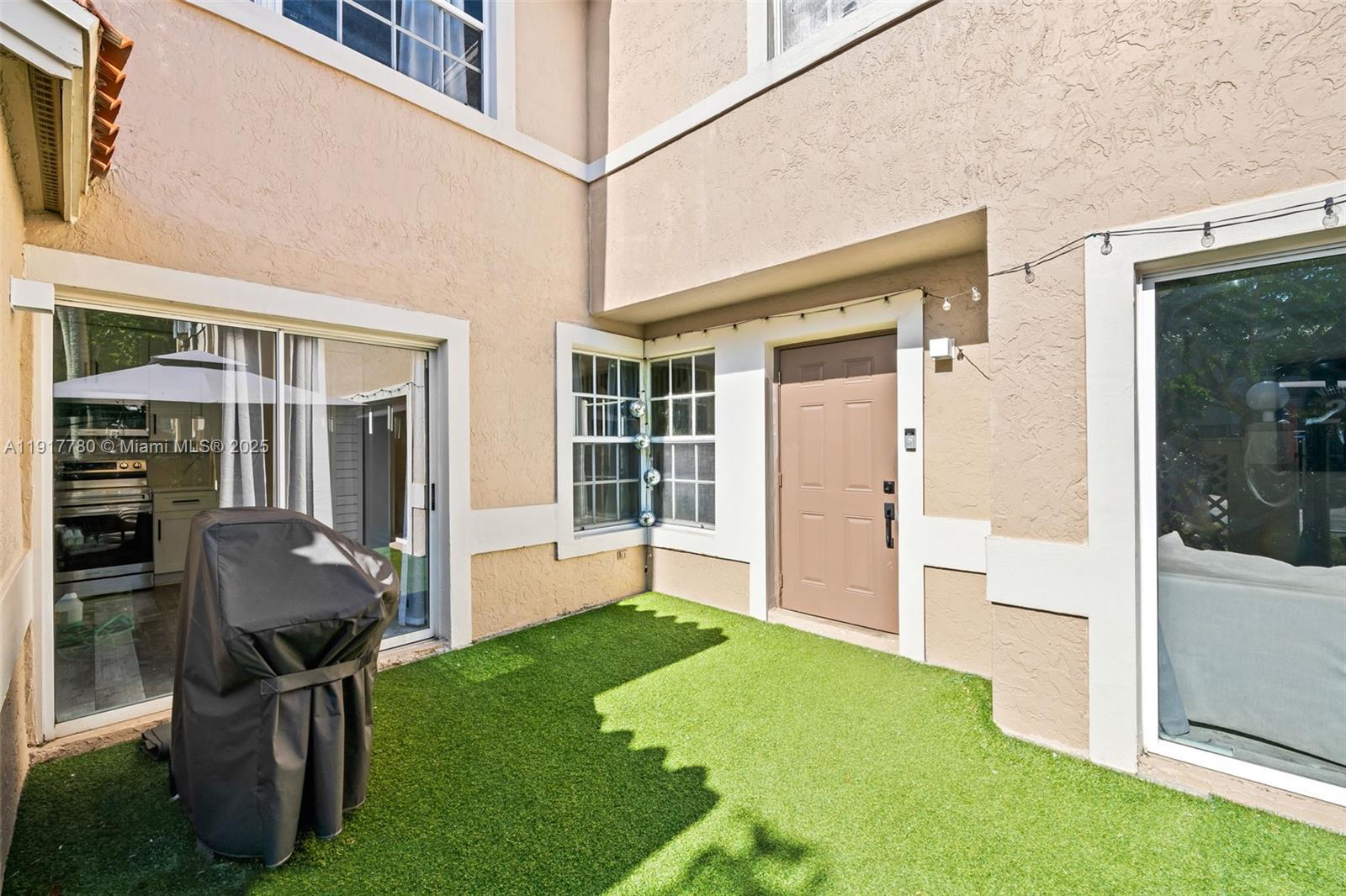 EMBASSY COURTS - Residential