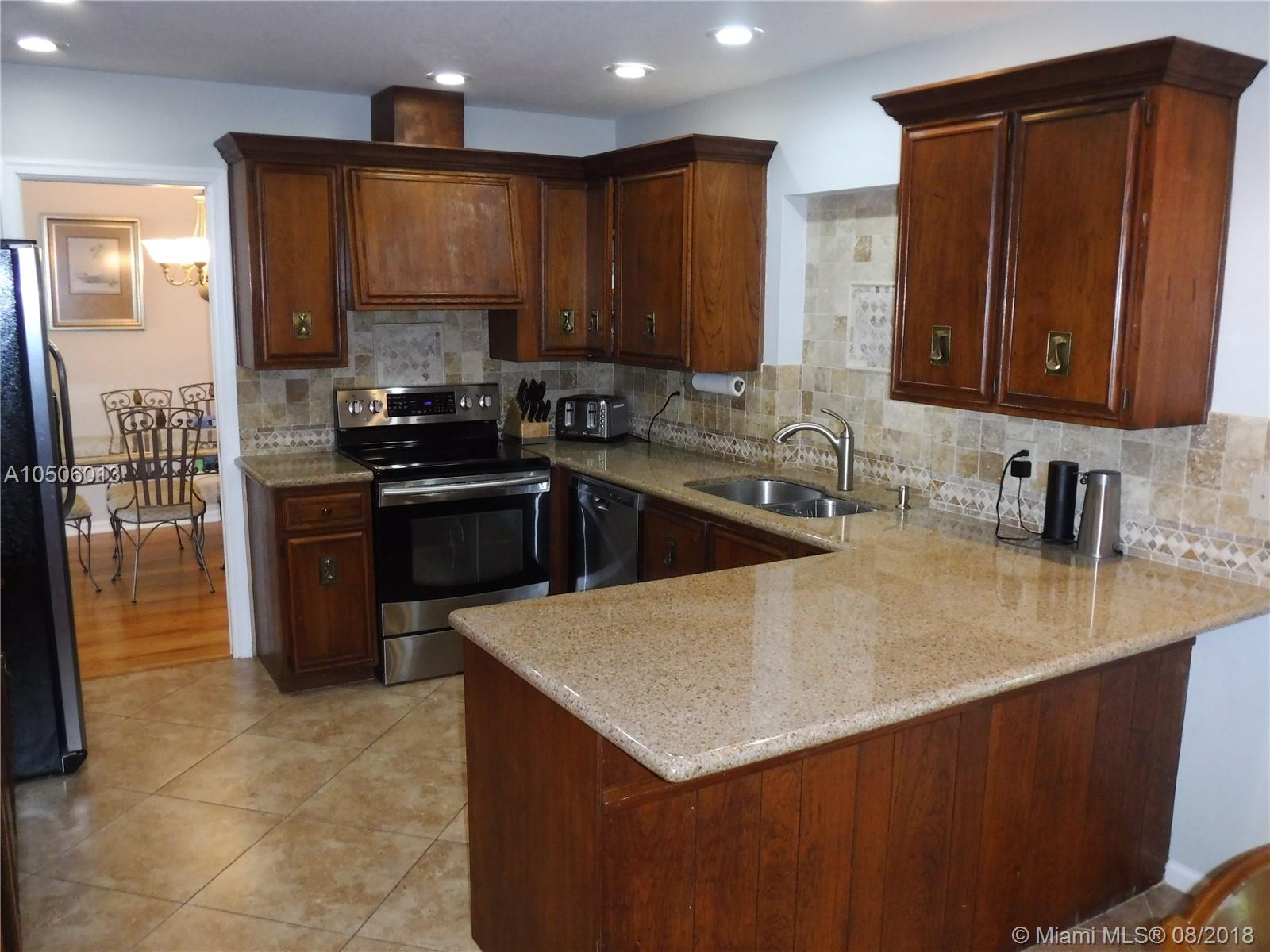 SOUTH SHORE 2 OF WELLINGT - Residential