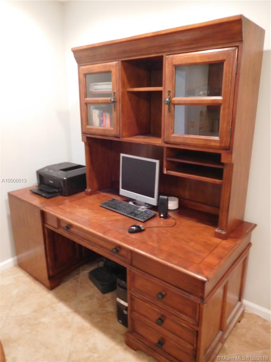 SOUTH SHORE 2 OF WELLINGT - Residential