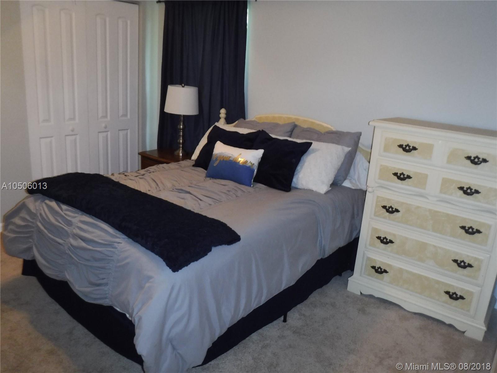 SOUTH SHORE 2 OF WELLINGT - Residential