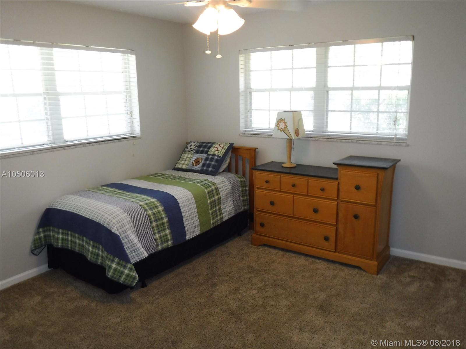 SOUTH SHORE 2 OF WELLINGT - Residential