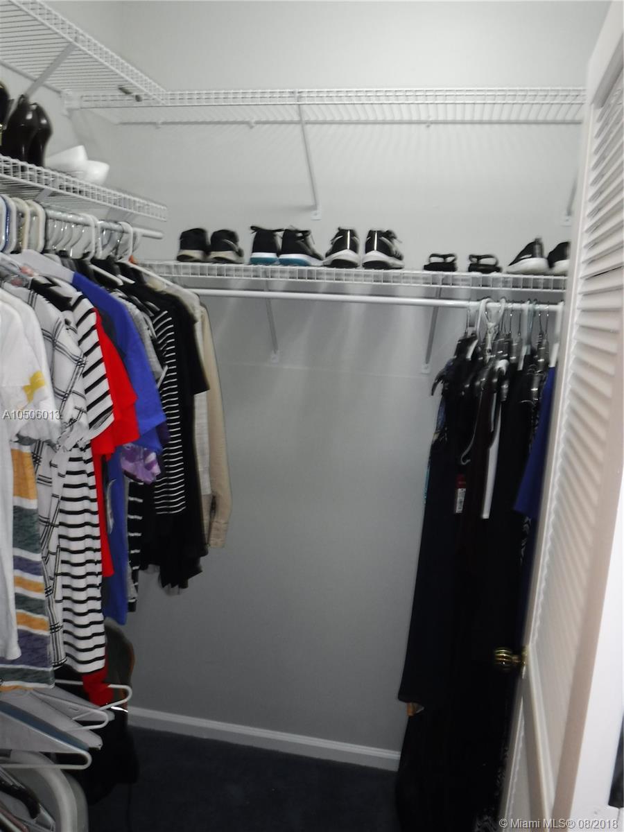 SOUTH SHORE 2 OF WELLINGT - Residential