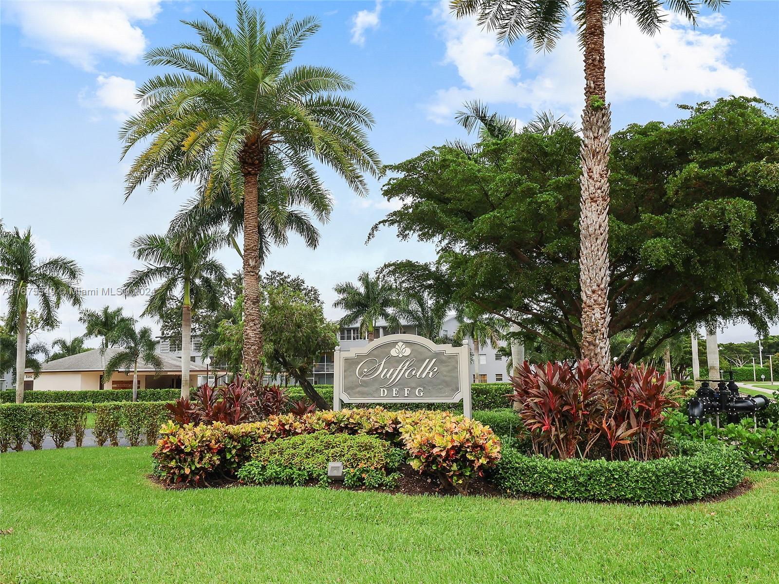 SUFFOLK AT CENTURY VILLAG - Residential